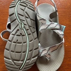 Women’s Size 8 grey and aqua Chaco sandals